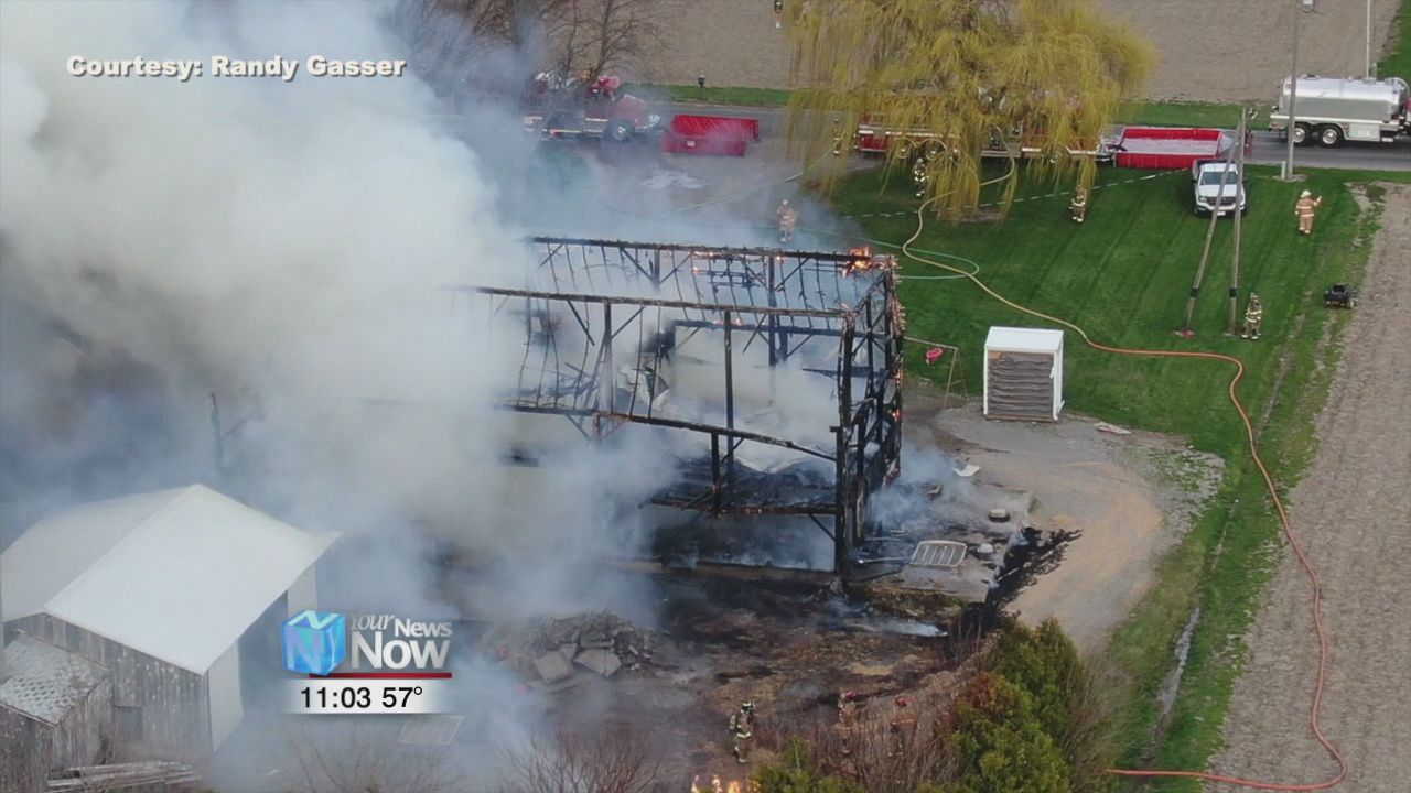 Multiple fire crews called out to large barn fire in Putnam County